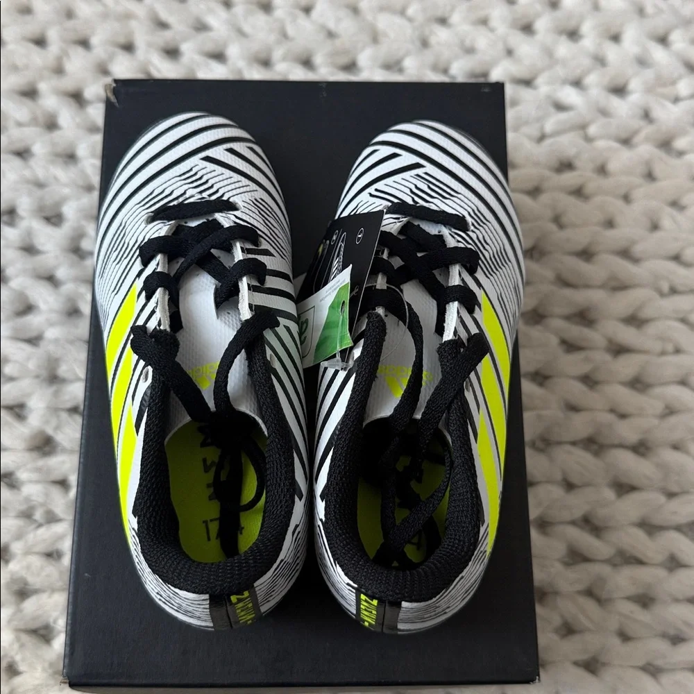 Adidas Nemeziz 17.4 FxG J Soccer Cleats Youth 11K NWT